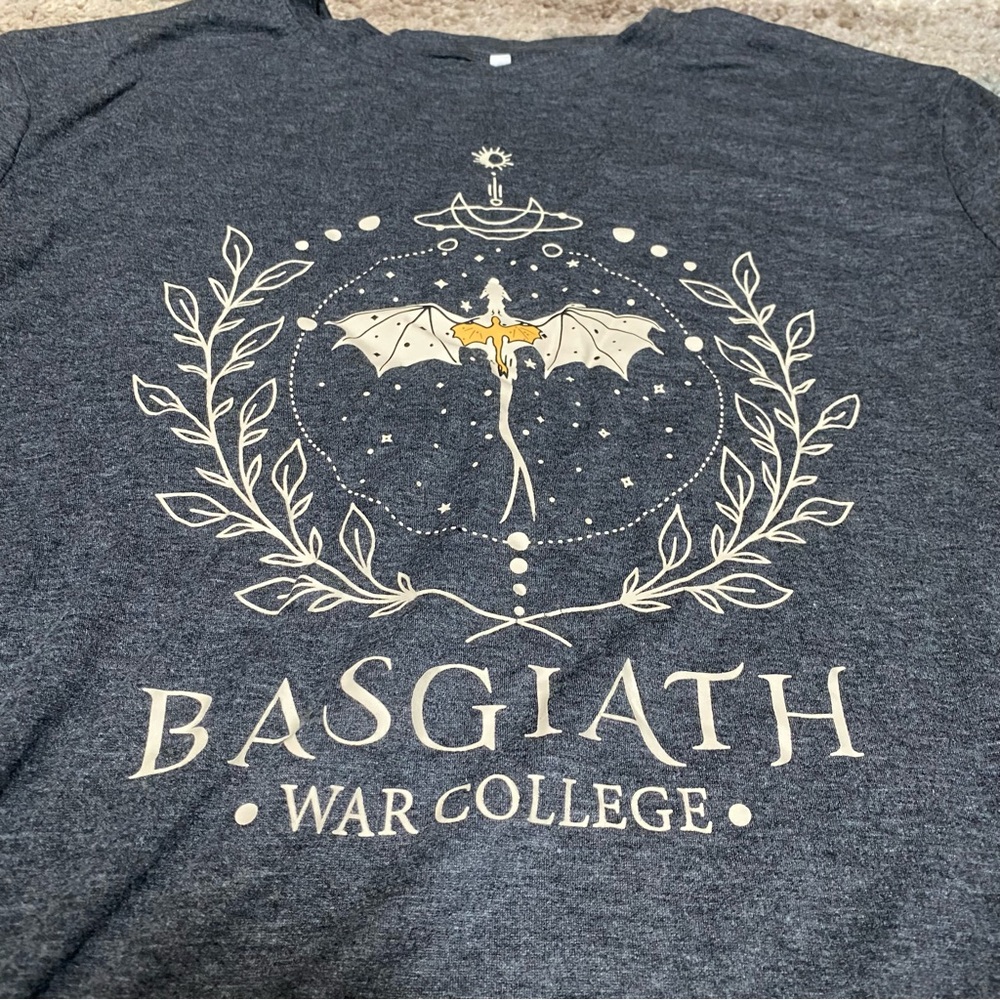 Basgiath War College Women’s Gray Short Sleeve Tee